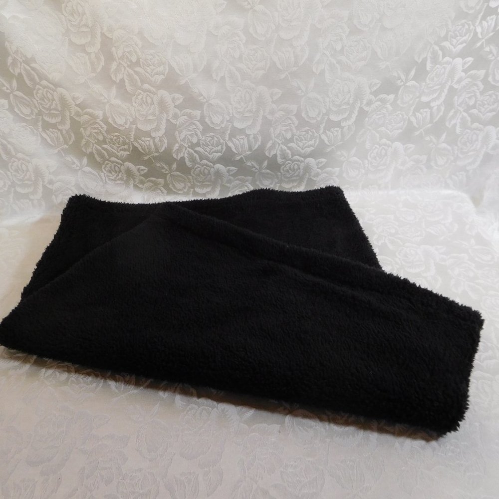 Alo Yoga fleece/Sherpa neck warmer snood scarf